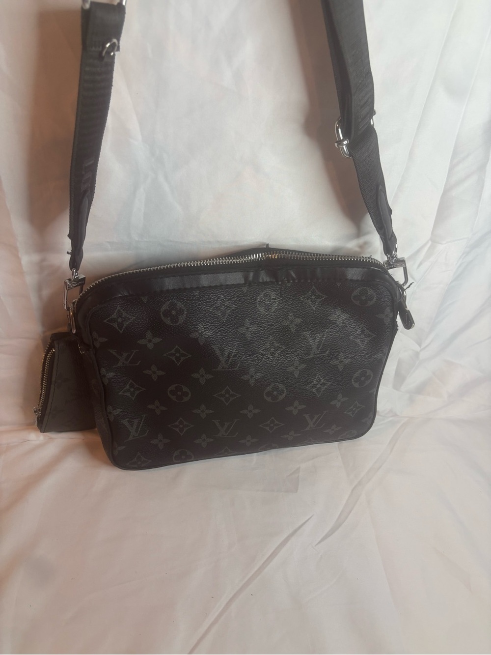Louis Vuitton Black Monogram Messenger Crossbody Bag - Picture 5 of 5